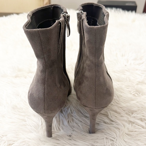 NEW $160 Steve Madden Lizziey Grey Stiletto Pointed toe ankle boot women size 9 - Picture 5 of 8